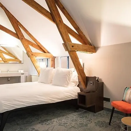 فندق De Koppelpaarden 4*