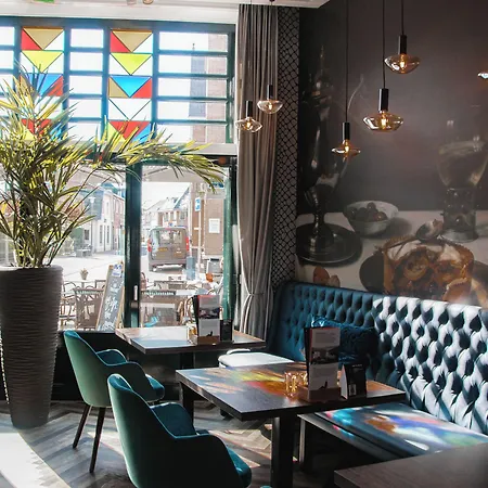 De Koppelpaarden Otel 4*