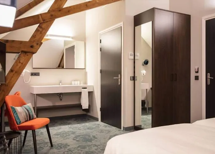 De Koppelpaarden 4* 리첸부데